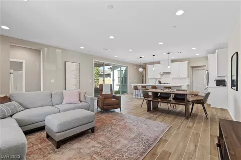 948 E Sunset Rd, Henderson, NV 89011 photo 3