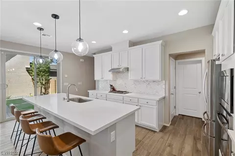 948 E Sunset Rd, Henderson, NV 89011 photo 17