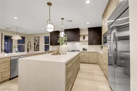 10781 Capesthorne Way, Las Vegas, NV 89135