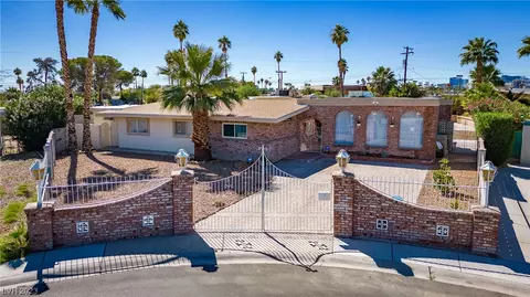 3333 Arapaho Cir, Las Vegas, NV 89169