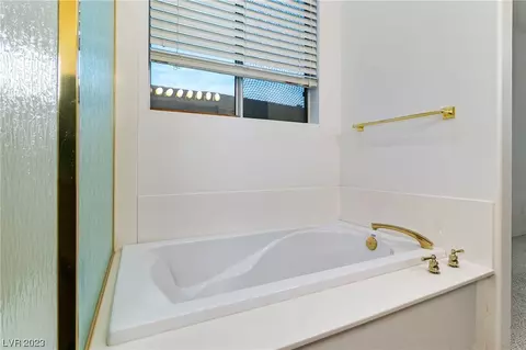 Bath - 3625 Laughlin Blvd, Laughlin, NV 89029 photo 6 of 8