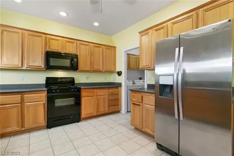 Kitchen - 3625 Laughlin Blvd, Laughlin, NV 89029 photo 11 of 13