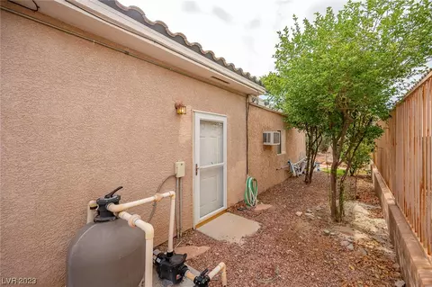 Exterior - 3625 Laughlin Blvd, Laughlin, NV 89029 photo 23 of 28