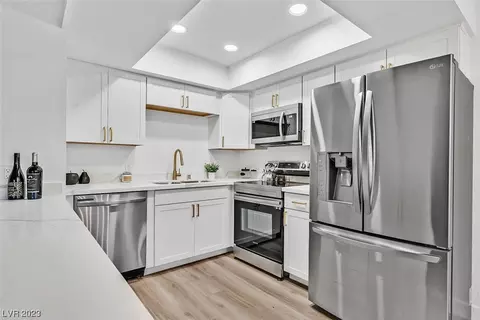 901 Boulder Springs Dr #202, Las Vegas, NV 89128