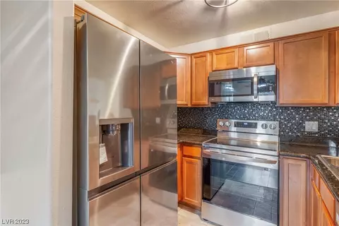 9325 W Desert Inn Rd #165, Las Vegas, NV 89117