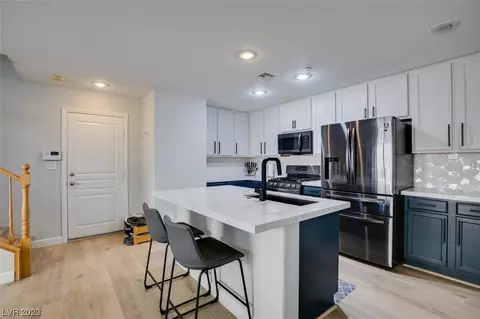 10806 Mystic Shore Ave, Las Vegas, NV 89166