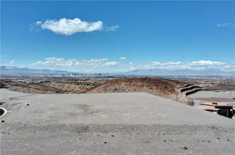 2 Highcrest Ct, Henderson, NV 89012