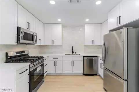 5576 W Rochelle Ave #37C, Las Vegas, NV 89103