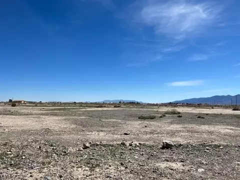 2501 E Bedrock St, Pahrump, NV 89048