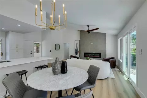 2421 Desert Butte Dr, Las Vegas, NV 89134