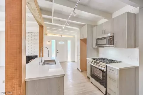 5816 Knight Ave, Las Vegas, NV 89107