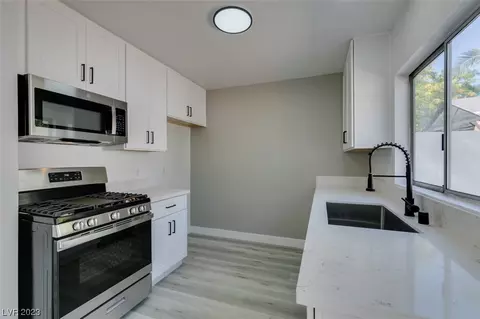 6992 Royal Meadow Pl, Las Vegas, NV 89147