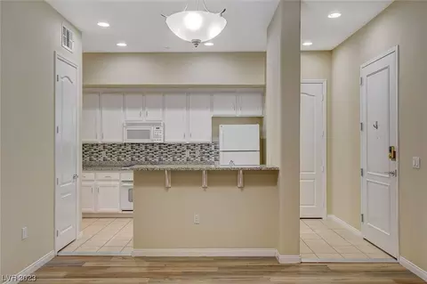 26 E Serene Ave #201, Las Vegas, NV 89123