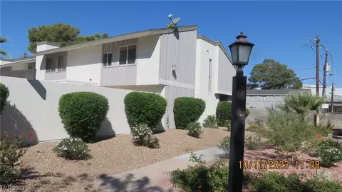 594 Willow Green Dr, Las Vegas, NV 89169