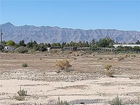 6660 Oakridge Ave, Pahrump, NV 89048