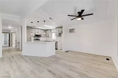 3318 Isle Royale Dr, Las Vegas, NV 89122