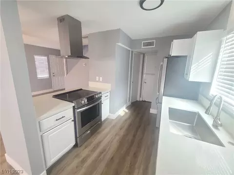 5195 Golden Ln #K, Las Vegas, NV 89119