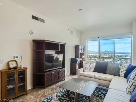 150 Las Vegas Blvd #1901, Las Vegas, NV 89101