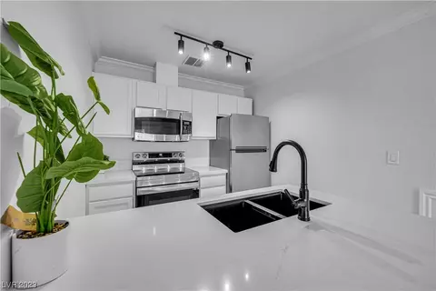 3603 Di Salvo Dr #142, Las Vegas, NV 89103