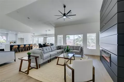 2840 Bluff Point Dr, Las Vegas, NV 89134