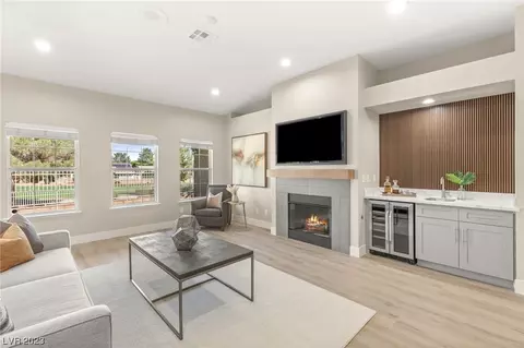 4904 Desert Poppy Dr, Las Vegas, NV 89130