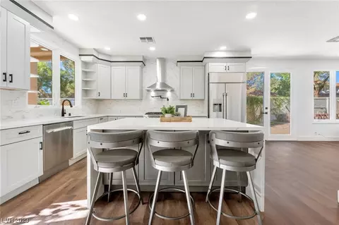 8041 Castle Pines Ave, Las Vegas, NV 89113