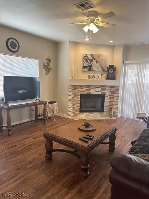 324 Wild Plum Ln, Las Vegas, NV 89107