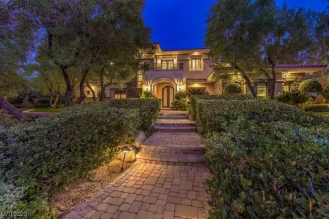 10 Wild Ridge Ct, Las Vegas, NV 89135