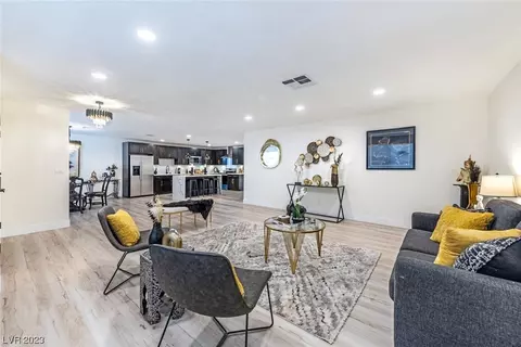 4451 Paseo El Rio Dr, Las Vegas, NV 89121