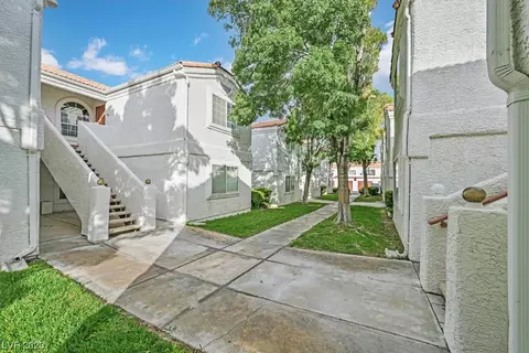 1800 Edmond St #208, Las Vegas, NV 89146