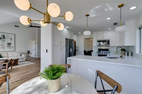 9509 Eagle Valley Dr, Las Vegas, NV 89134