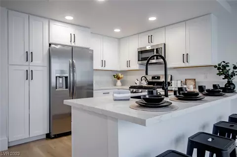 3200 Ivory Coast Dr, Las Vegas, NV 89117