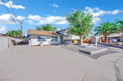 2552 Champions Cir, Las Vegas, NV 89142