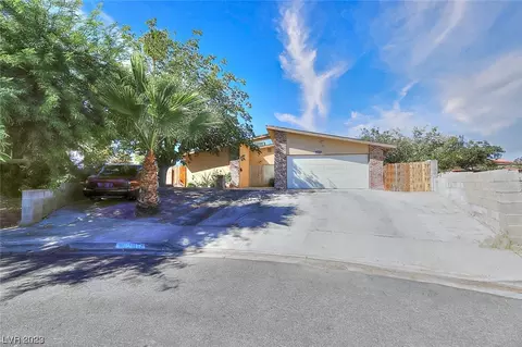 2017 Ruth Dr, Las Vegas, NV 89108