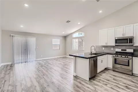 130 Cloudcrest Dr, Henderson, NV 89015 photo 10