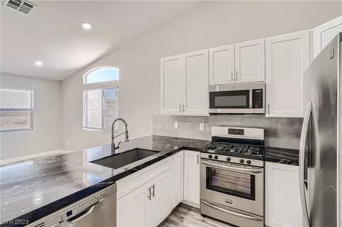 130 Cloudcrest Dr, Henderson, NV 89015 photo 11