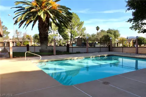 1311 Del Mar St #201, Las Vegas, NV 89119