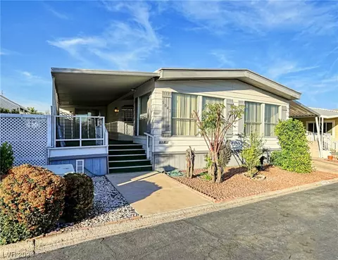 5042 Ridge Dr, Las Vegas, NV 89103