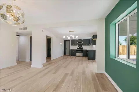 4530 Glenndavis Dr, Las Vegas, NV 89121