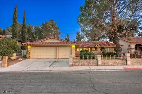 8817 Pesaro Dr, Las Vegas, NV 89117