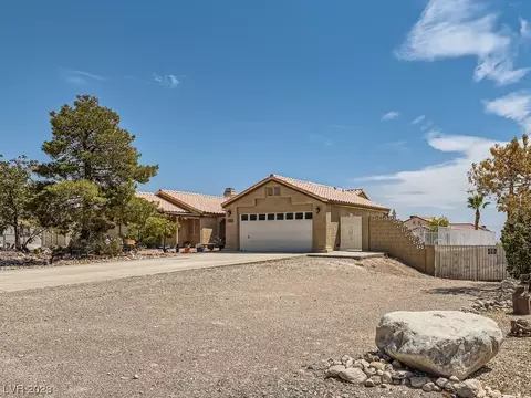 5216 N Chieftain St, Las Vegas, NV 89149