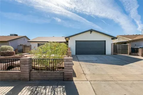 504 Summit Dr, Henderson, NV 89002