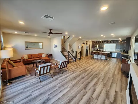 8083 Carpenter Creek Ave, Las Vegas, NV 89113