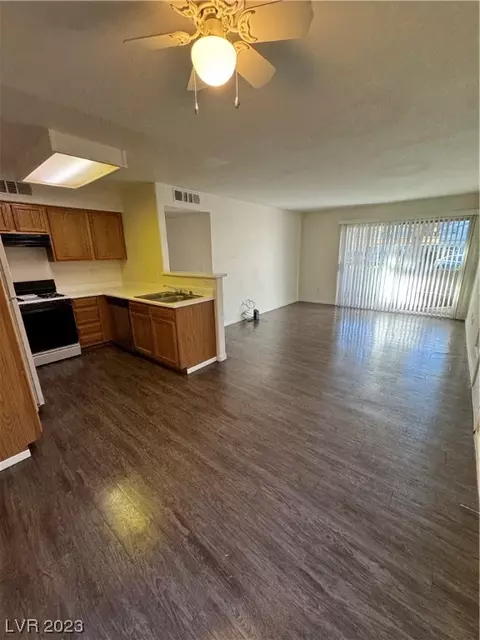 3067 Key Largo Dr #102, Las Vegas, NV 89120