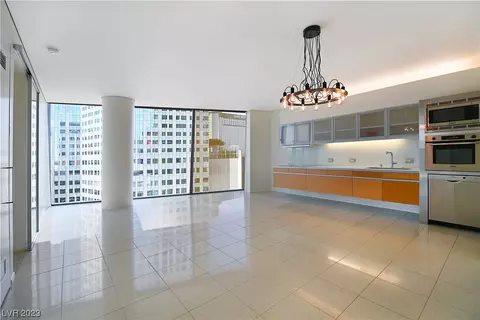 3722 Las Vegas Blvd #702, Las Vegas, NV 89158