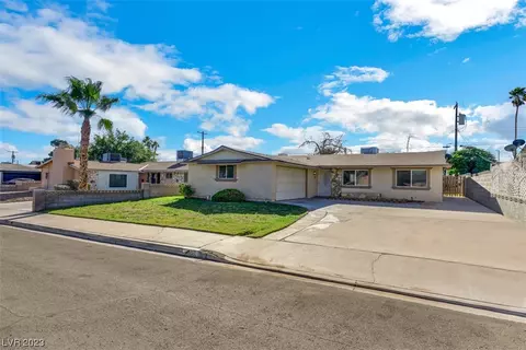 5905 Apple Valley Ln, Las Vegas, NV 89108