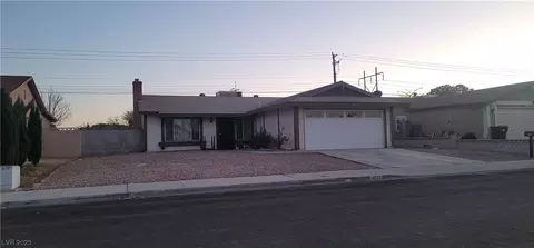 4633 Metpark Dr, Las Vegas, NV 89110