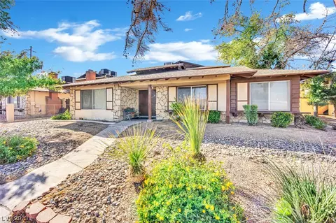 2679 Mcleod Dr, Las Vegas, NV 89121
