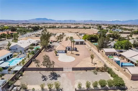 9165 Dean Martin Dr, Las Vegas, NV 89139