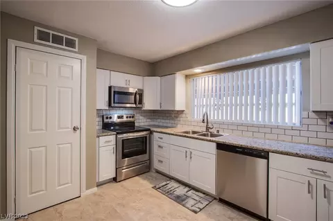 356 E Desert Inn Rd #107, Las Vegas, NV 89109